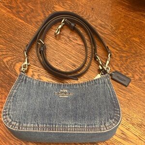 Coach CAK35 Teri Shoulder Bag.
Never used - Smoke Free